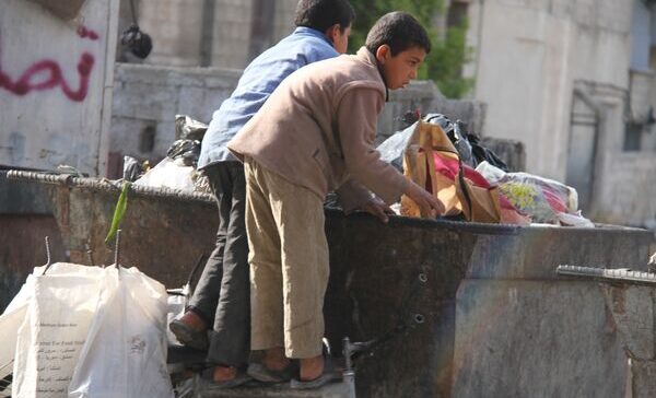 الغلاء والفقر والبطالة والفساد عناوين الحياة المعيشية في سورية كلها